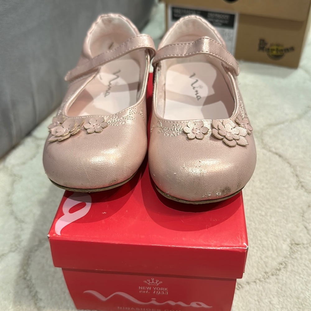 Nina size 10 M in pink shimmer style:Elode
